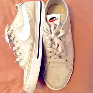 Nike Womens size 9. Let's discuss price